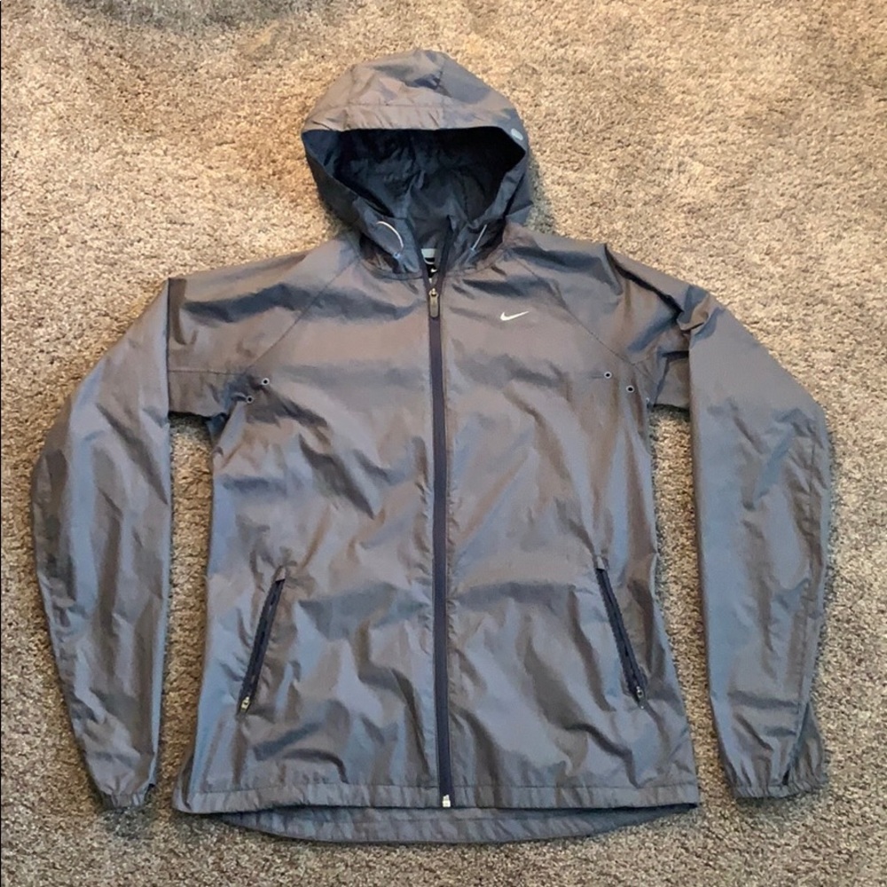Women’s Nike running water resistant hooded jacket